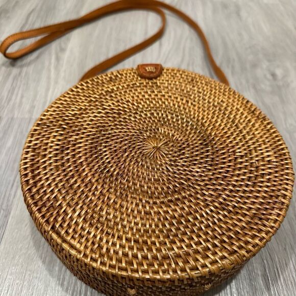 Wicker Circular Crossbody Purse - Picture 3 of 6